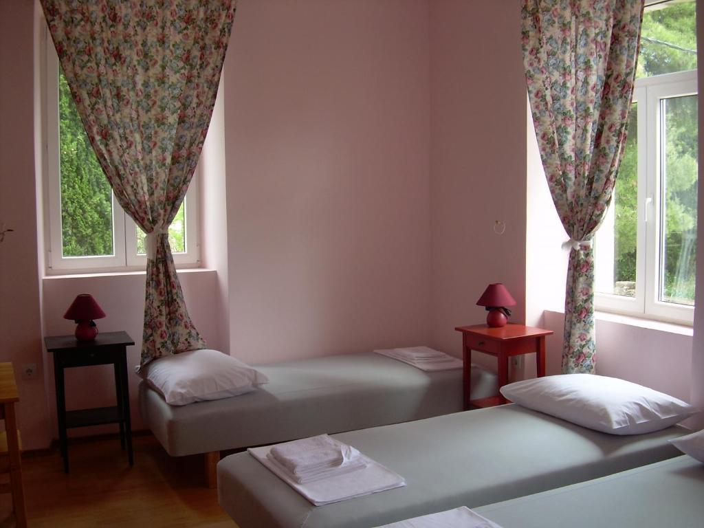 Phara Hostel Gdinj Quarto foto