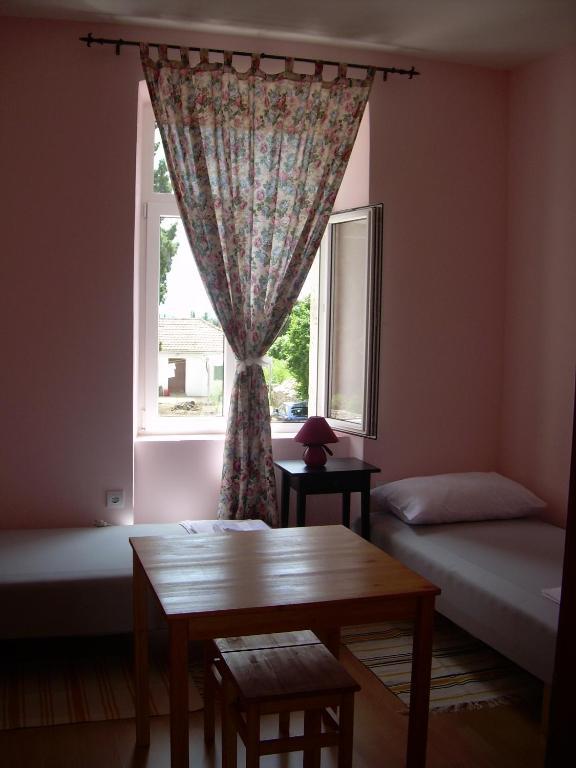 Phara Hostel Gdinj Quarto foto